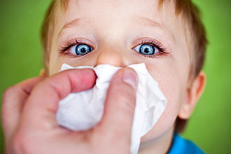 Как промыть нос ребенку в домашних. Как промыть нос ребёнку? Способы проведения процедуры